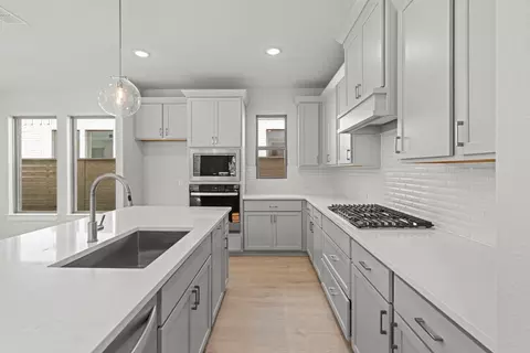 Kitchen - 9321 Rolling Meadow Way, Denton, TX 76207 photo 4 of 5