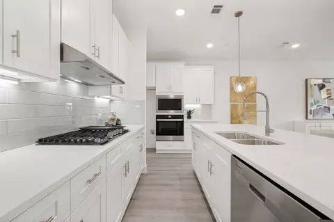 5609 Woodlands Dr, The Colony, TX 75056