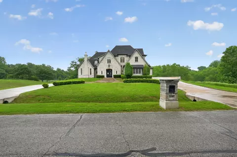 230 Oak Tree Dr, Waxahachie, TX 75165