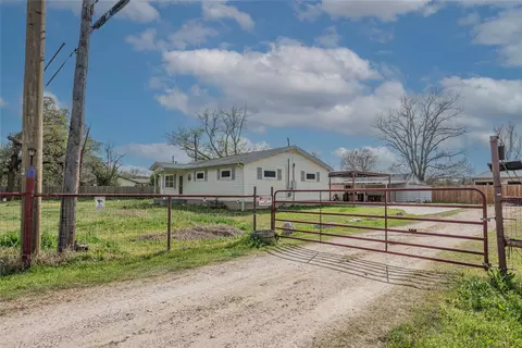 900 Silver Creek Azle Rd, Azle, TX 76020