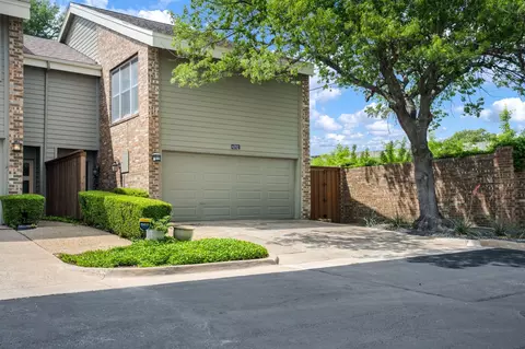 6702 E Northwest Hwy, Dallas, TX 75231