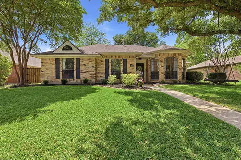 621 Raven Ln, Coppell, TX 75019