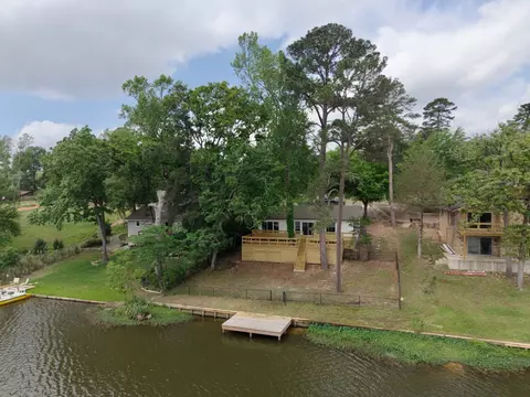 1221 Chateau Ln, Hideaway, TX 75771