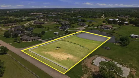 900 Show Master Ct, Bartonville, TX 76226