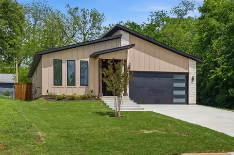 521 W Walker St, Denison, TX 75020