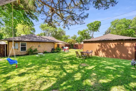 2949 Maydelle Ln, Farmers Branch, TX 75234