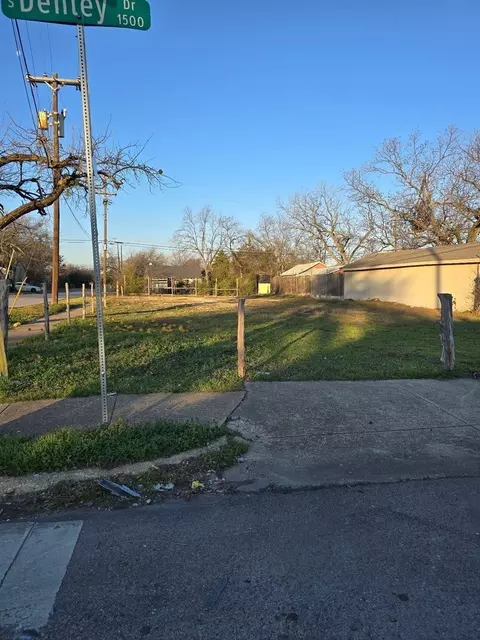 1547 S Denley Dr, Dallas, TX 75216