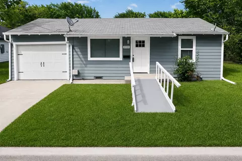 2020 Laura St, Caddo Mills, TX 75135