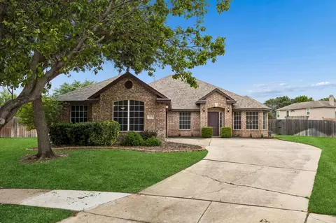 8413 Island Ct, Fort Worth, TX 76137