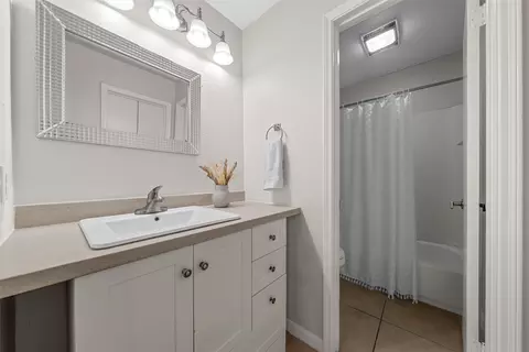 Bath - 3305 Chimney Pl, Waco, TX 76708 photo 2 of 3