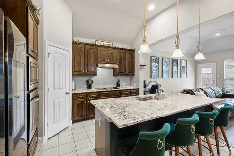 3605 Worthington Dr, Midlothian, TX 76065