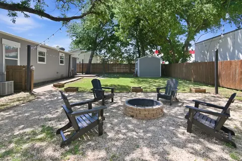 105 Anderson St, Burleson, TX 76028