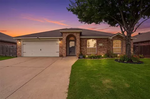 924 Crowder Dr, Crowley, TX 76036