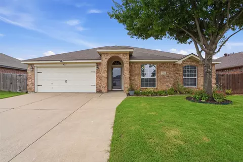 924 Crowder Dr, Crowley, TX 76036
