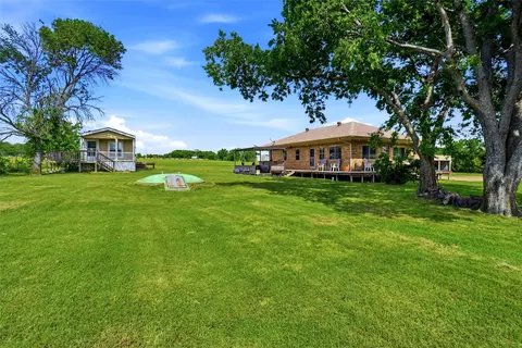 8983 W Odneal Rd, Krum, TX 76249