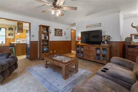 815 S 8th Ave, Teague, TX 75860