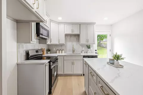 2528 Springvale Dr, Farmers Branch, TX 75234