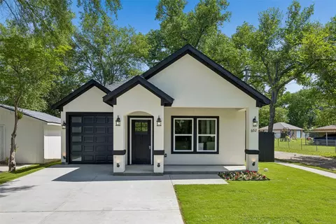 602 W Newton St, Terrell, TX 75160