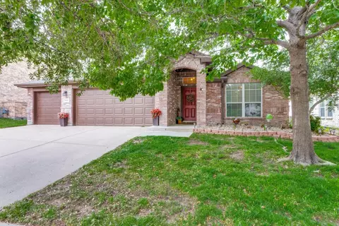 10534 Highland Ridge Rd, Fort Worth, TX 76108