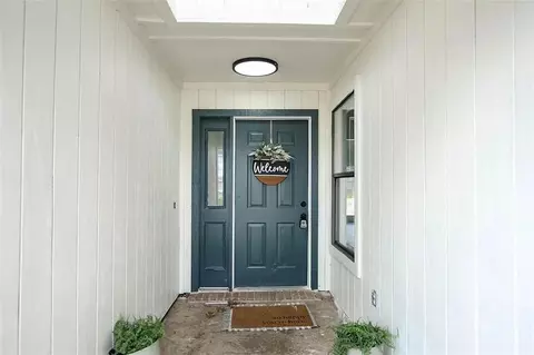 4002 Blueridge Ct, Arlington, TX 76016