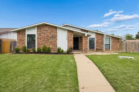 5168 Pruitt Dr, The Colony, TX 75056