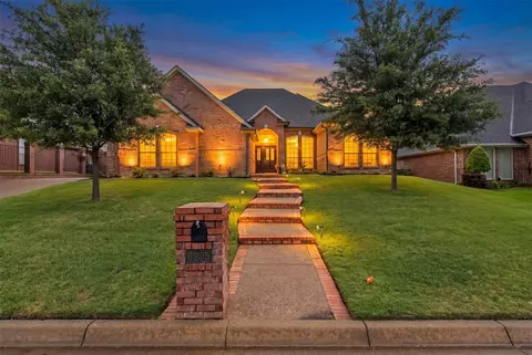 6205 Skylark Cir, North Richland Hills, TX 76180