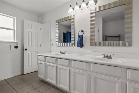 Bath - 4209 Rance Ln, Waco, TX 76708 photo 1 of 3
