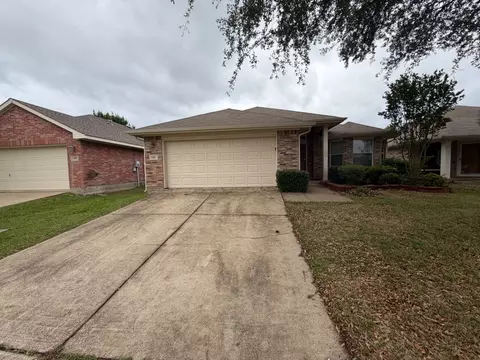 1007 Grimes Dr, Forney, TX 75126
