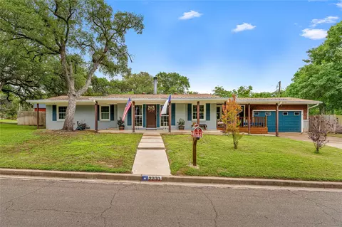 2200 Gregory Ln, Waco, TX 76708