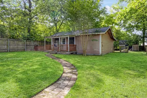 Exterior - 310 E 3rd St, Mount Pleasant, TX 75455 photo 6 of 7