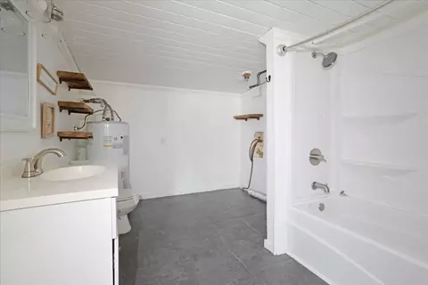 Bath - 310 E 3rd St, Mount Pleasant, TX 75455 photo 3 of 3