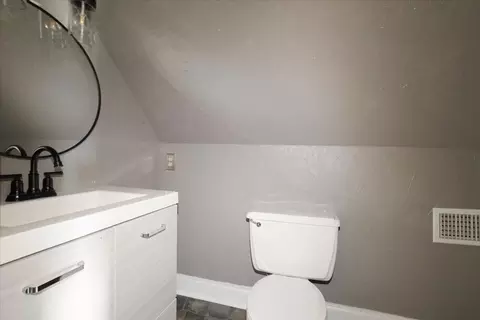 Bath - 310 E 3rd St, Mount Pleasant, TX 75455 photo 2 of 3