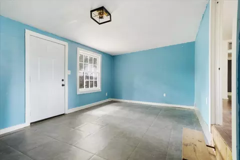 Living - 310 E 3rd St, Mount Pleasant, TX 75455 photo 8 of 8