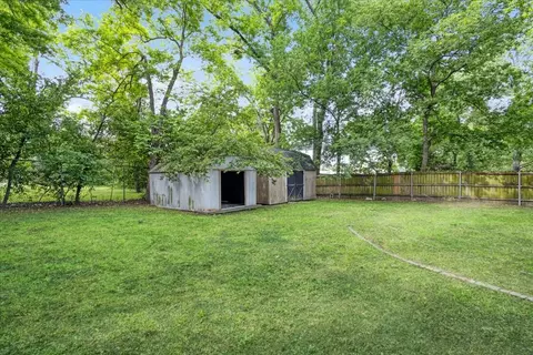 Exterior - 310 E 3rd St, Mount Pleasant, TX 75455 photo 7 of 7