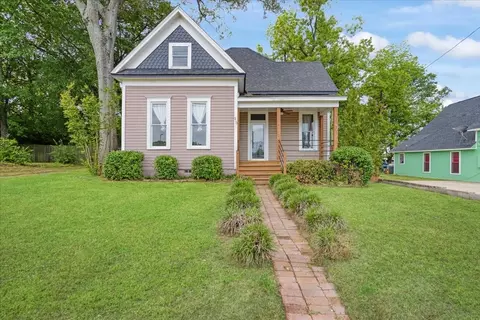 310 E 3rd St, Mount Pleasant, TX 75455