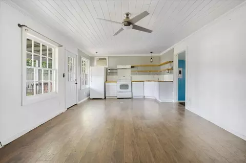 Living - 310 E 3rd St, Mount Pleasant, TX 75455 photo 7 of 8