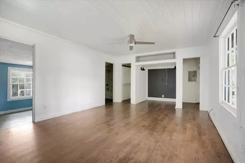 Living - 310 E 3rd St, Mount Pleasant, TX 75455 photo 6 of 8