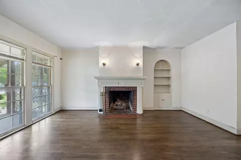 106 N Briscoe Blvd, Dallas, TX 75211