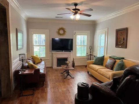 Living - 701 Johnson, Terrell, TX 75160 photo 1 of 1