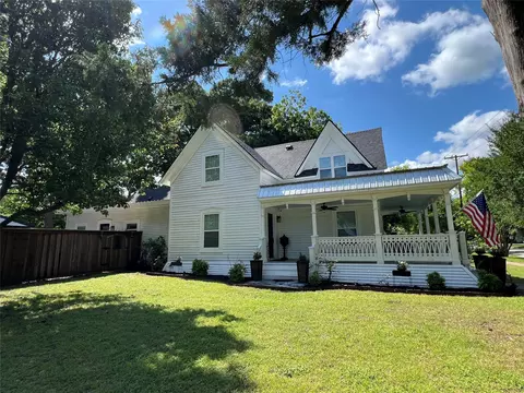 Exterior - 701 Johnson, Terrell, TX 75160 photo 9 of 10