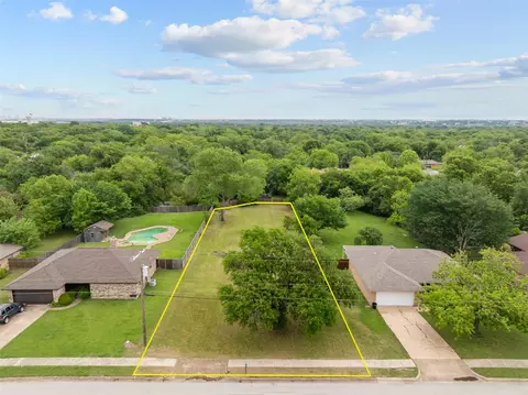 1023 Bryant St, Benbrook, TX 76126