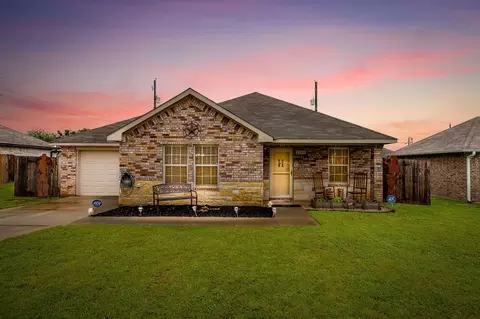 1100 SE 12th St, Mineral Wells, TX 76067