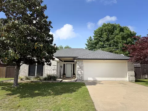 6241 Peach Tree Dr, Midlothian, TX 76065