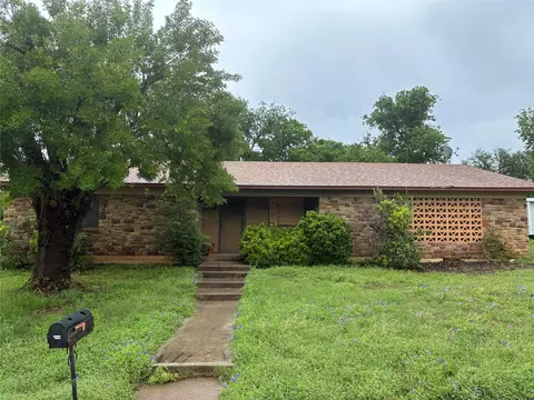 1016 Karen Ln, Goldthwaite, TX 76844