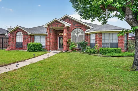 1701 Briargrove Dr, Mesquite, TX 75181