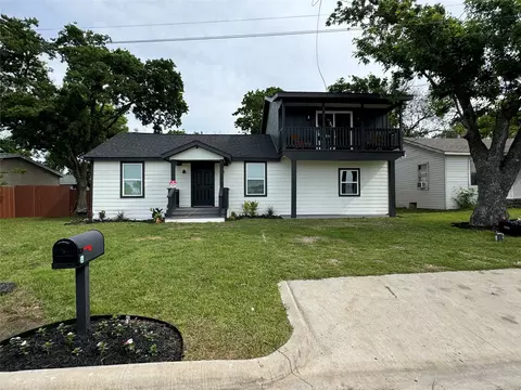 513 W South St, Whitesboro, TX 76273