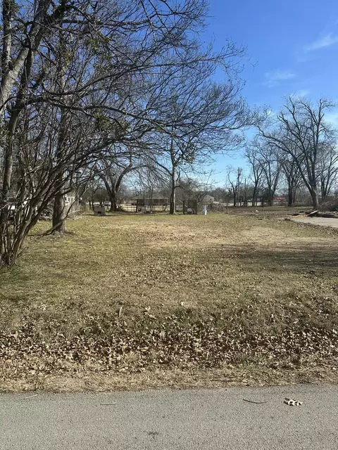 913 S Catherine St, Terrell, TX 75160