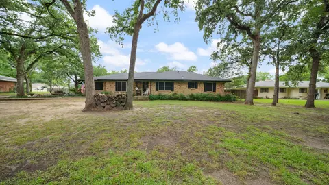 313 Shadywood Ln, Seagoville, TX 75159