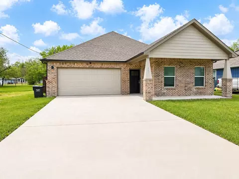 907 Hemphill St, Greenville, TX 75401