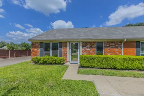 5118 Lake Shore Dr, Waco, TX 76710